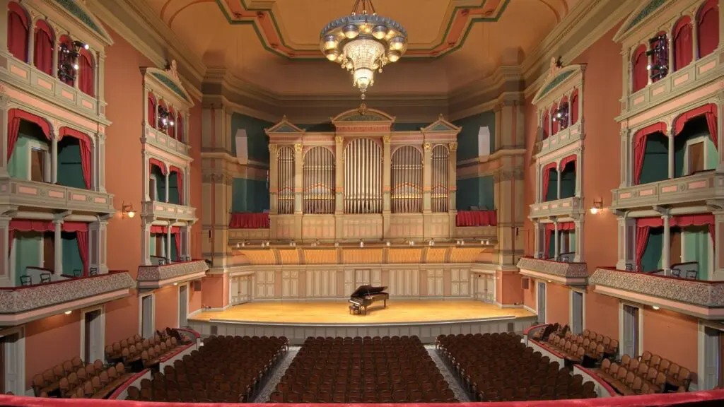 Summer Square - Troy Music Hall