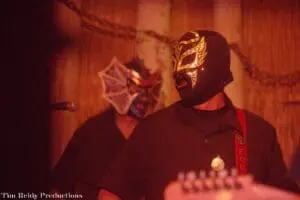 Los Straitjackets