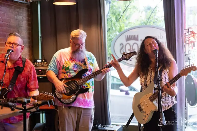 Curious Comet – Donnie Magoos – Photos