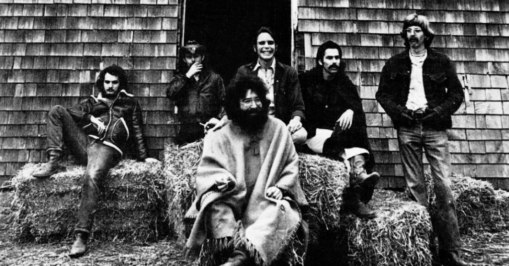 Cult Bands - Grateful Dead - black and white band photo