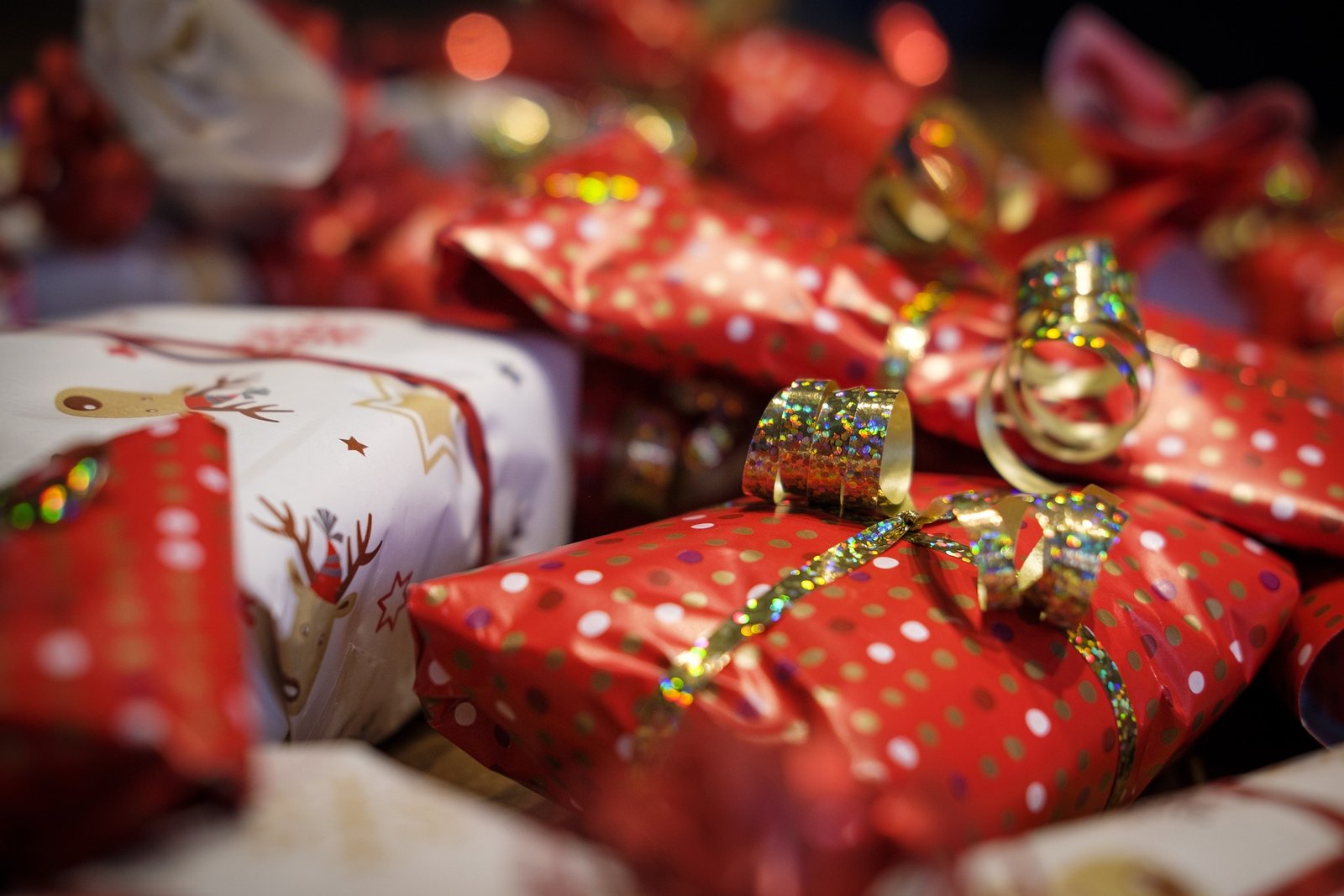 gifts-4678018_1920 The Prog Digest