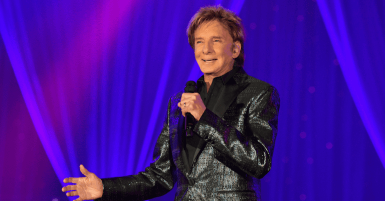 Barry Manilow – The Legend Croons Albany One Last Time